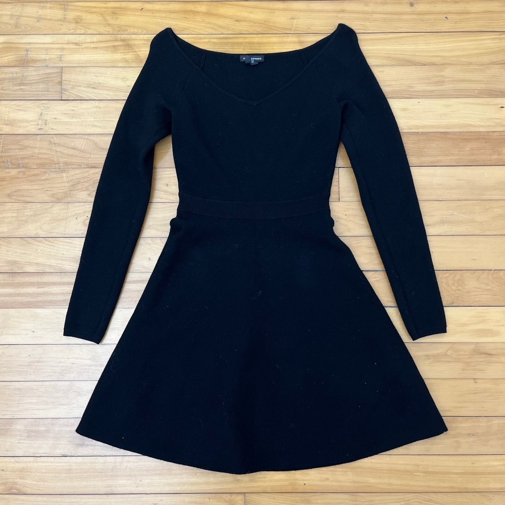 Club Monaco Black Long Sleeve Knit Skater Dress Wide V-Neck XS Viscose Blend